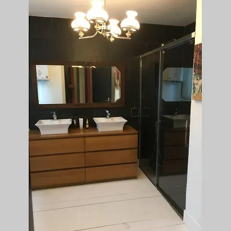 Loft De Diseno Con Garaje サンタンデール
